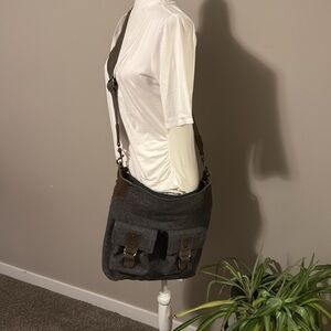 Mo & Co Boho Crossbody Bag wool felt and suede‎ excellent condition military lux